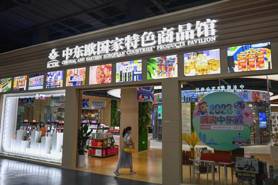 Un'area espositiva della China-Central & Eastern European Countries (CEEC) Expo a Ningbo, nella provincia dello Zhejiang. (16 maggio 2023 - Xinhua/Huang Zongzhi)