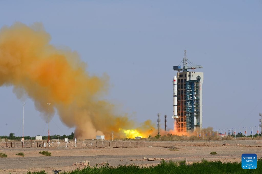 La Cina lancia nuovi satelliti per la scienza spaziale