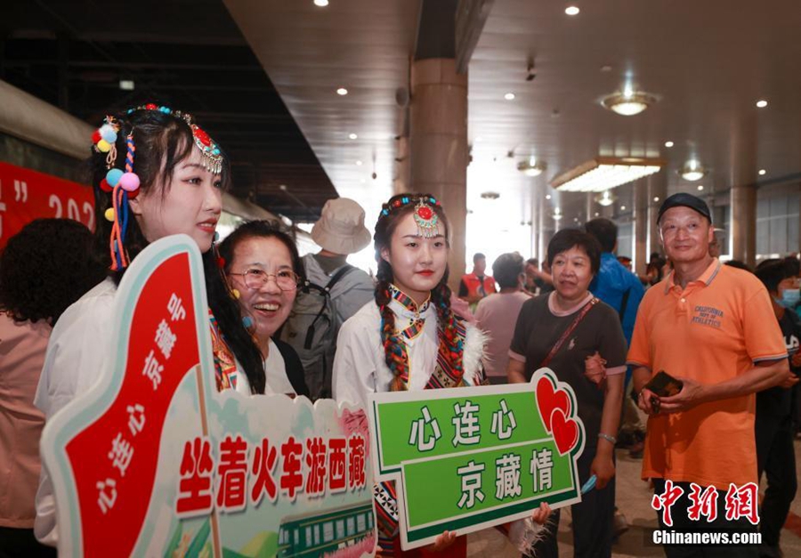 Parte il primo treno turistico Beijing-Tibet del 2023