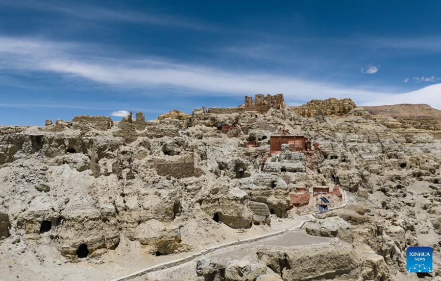 Murales nelle grotte di Donggar e Piyang nel Tibet