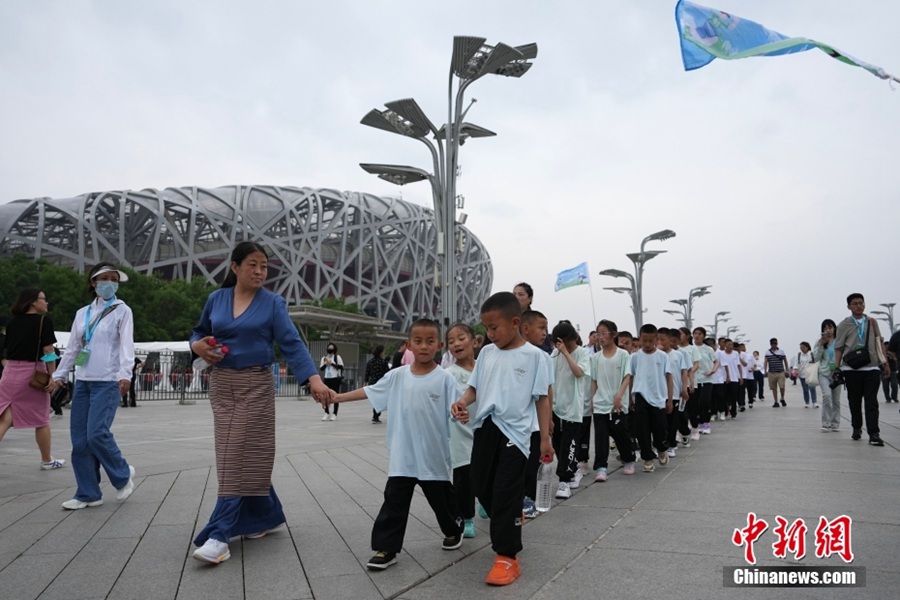 Giornata Internazionale del Bambino, una festa speciale per i bambini di etnia tibetana