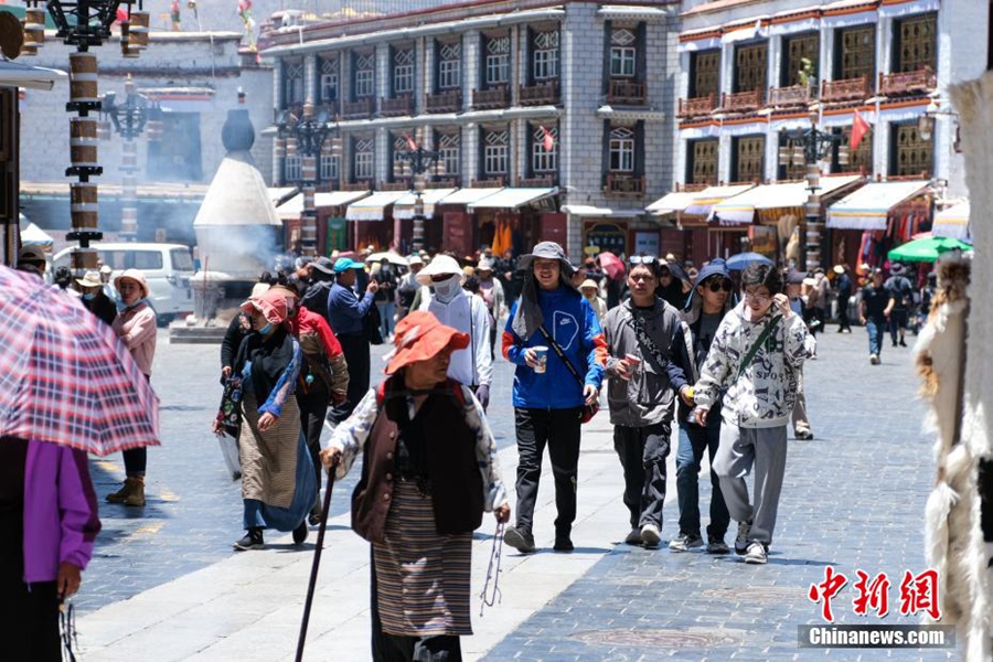 Lhasa: boom dei turisti