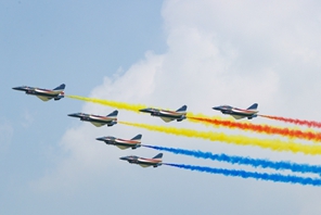 Cina: Changchun Air Show, 45 velivoli di 13 tipologie in volo