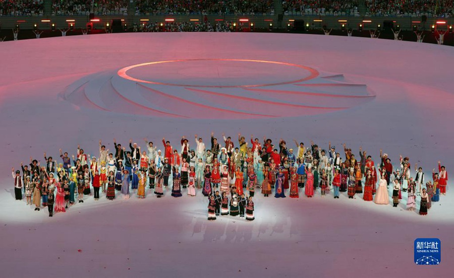 Spettacolo della cerimonia di apertura della XXXI Universiade estiva. (28 luglio 2023 - Xinhua/Wu Gang)