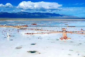 ''Specchio del Cielo'' meraviglia i visitatori di Qinghai
