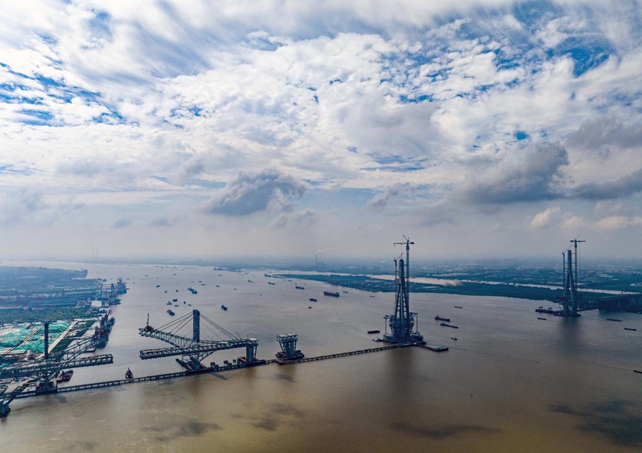 Ponte Changzhou-Taizhou: completata la prova di carico della gru del maggior ponte cinese a doppie capriate
