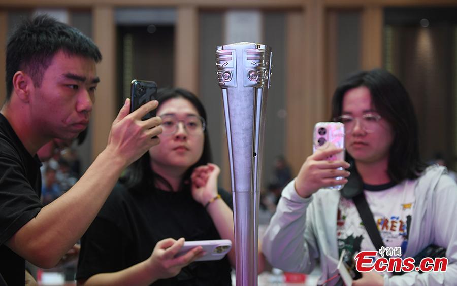 La torcia per i Giochi Asiatici di Hangzhou fa il suo debutto