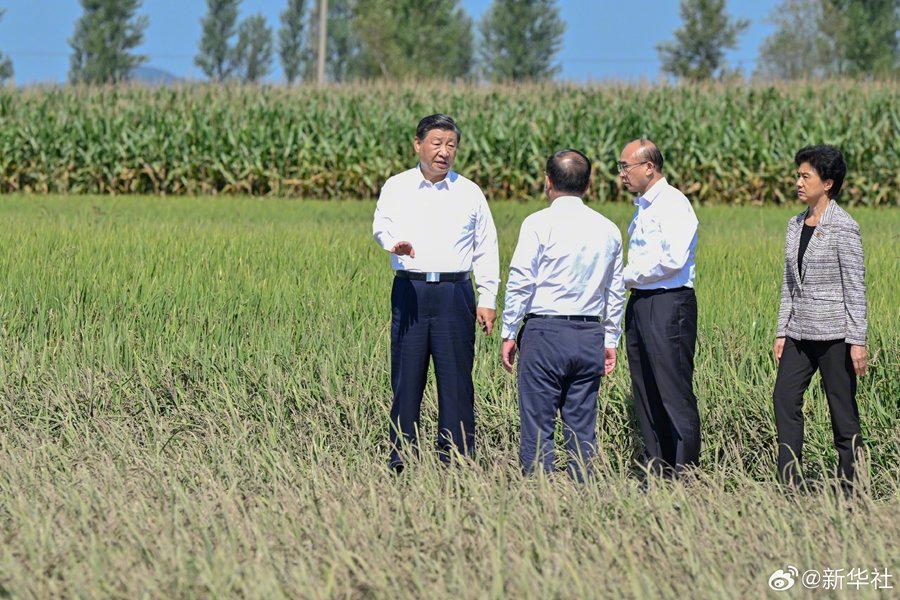 Xi Jinping visita le persone colpite dalle inondazioni nella provincia dello Heilongjiang