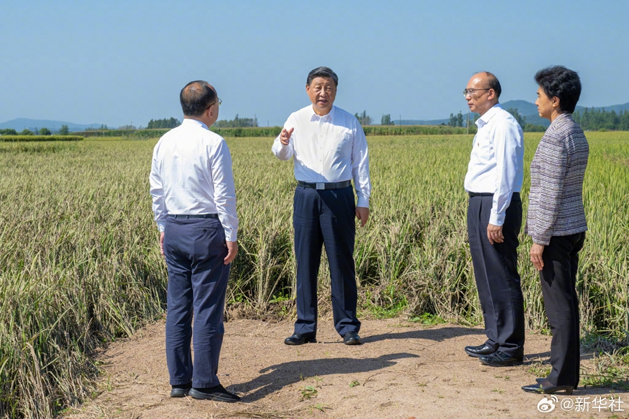 Xi Jinping visita le persone colpite dalle inondazioni nella provincia dello Heilongjiang