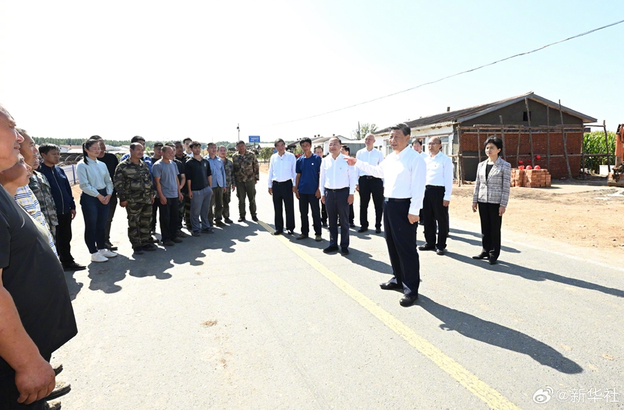 Xi Jinping visita le persone colpite dalle inondazioni nella provincia dello Heilongjiang