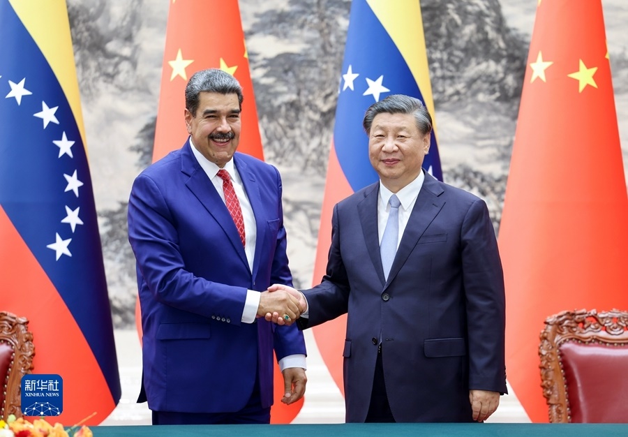 Colloquio tra Xi Jinping e il presidente venezuelano Maduro