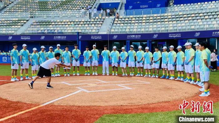 Sede degli eventi di baseball e softball dei Giochi Asiatici di Hangzhou: preparazione finale dei volontari