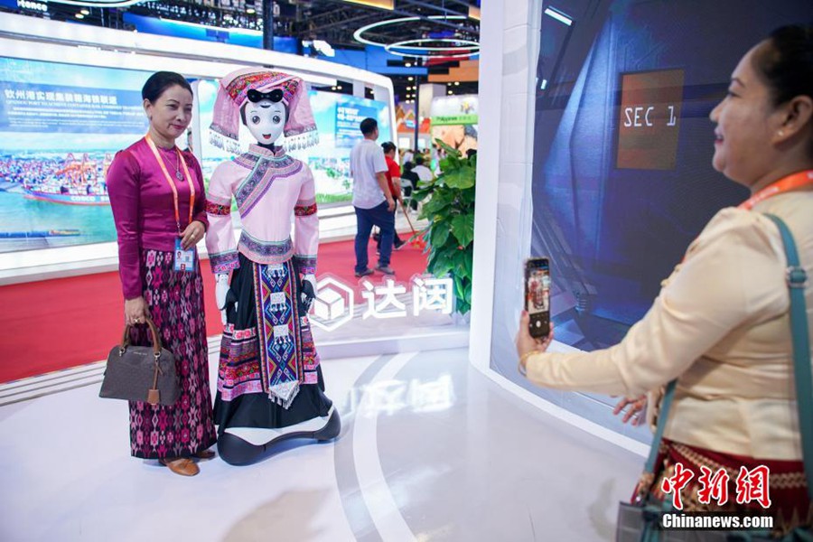 Prodotti tecnologici d'avanguardia alla 20ª edizione della China-ASEAN Expo