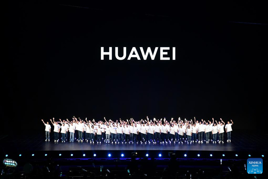 Il gigante tecnologico cinese Huawei tiene un evento di lancio a Shenzhen