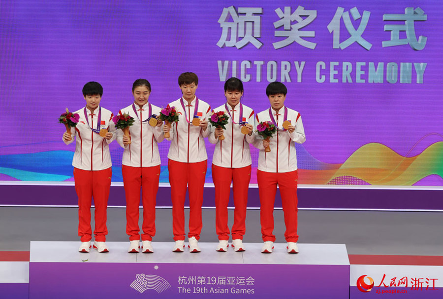Cina, medaglia d'oro della squadra nazionale femminile di ping pong ai Giochi Asiatici
