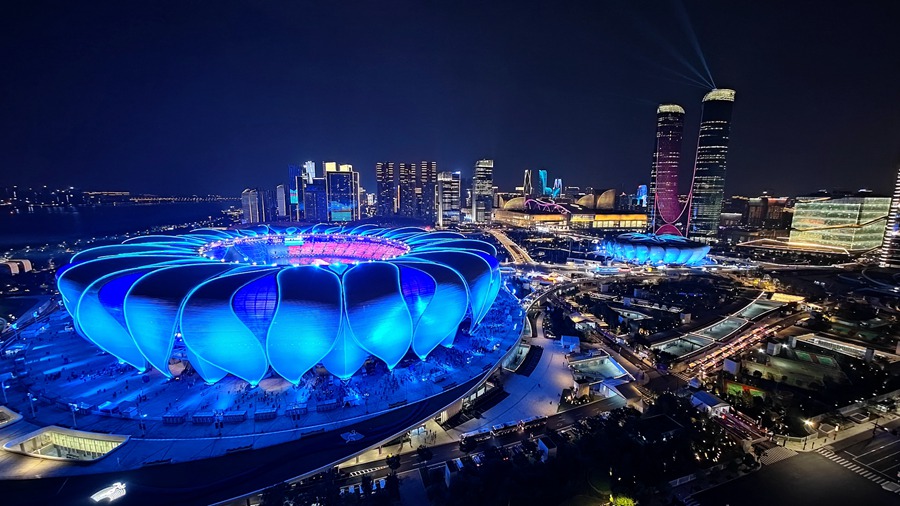 Conclusi i Giochi Asiatici di Hangzhou, la Cina fa al mondo un regalo speciale