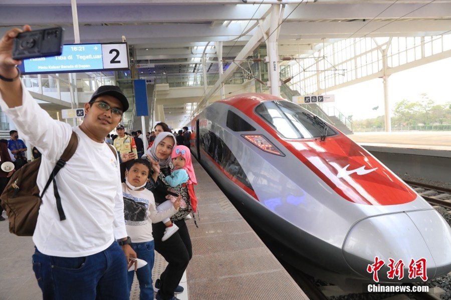 Entrata in servizio la ferrovia ad alta velocità Jiakarta-Bandung