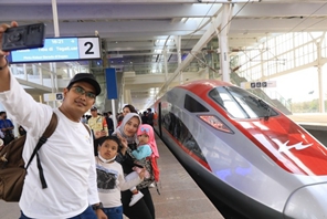 Entrata in servizio la ferrovia ad alta velocità Jiakarta-Bandung