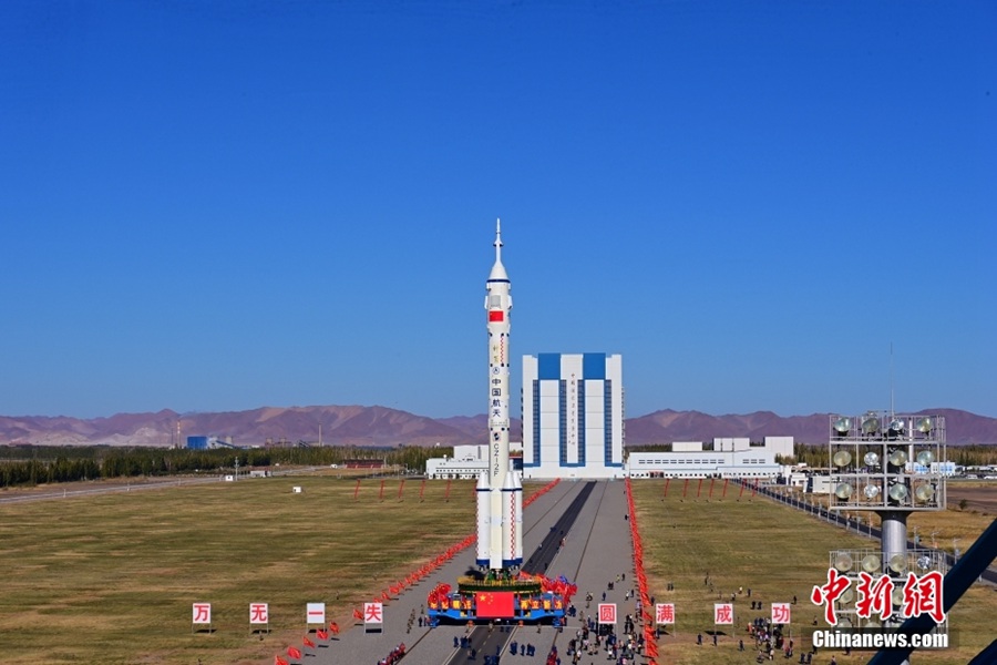 Trasferita all'area di lancio la combinazione navicella Shenzhou-17 e il razzo vettore