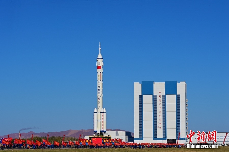 Trasferita all'area di lancio la combinazione navicella Shenzhou-17 e il razzo vettore