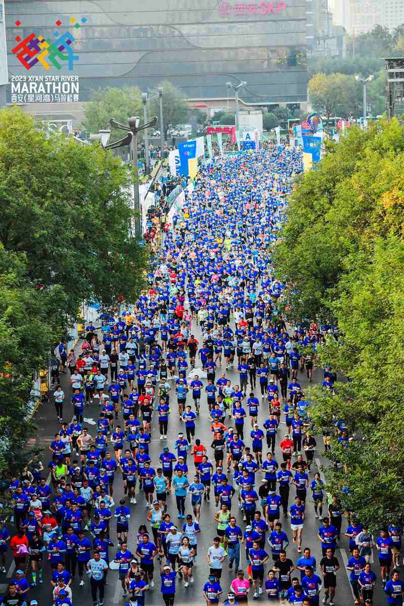 La Maratona di Xi'an: 3500 corridori riuniti nella città antica