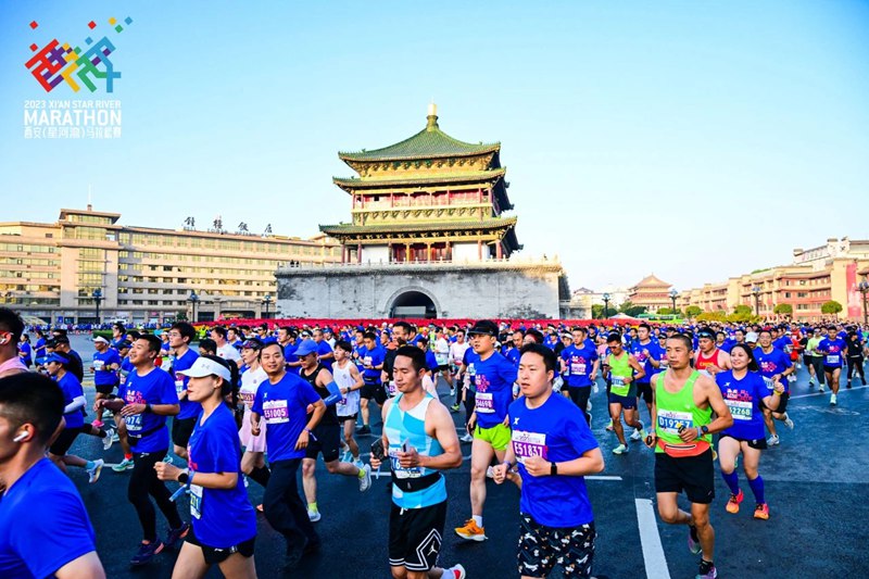 La Maratona di Xi'an: 3500 corridori riuniti nella città antica