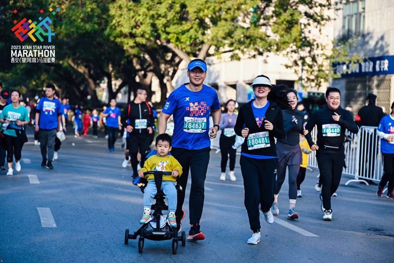 La Maratona di Xi'an: 3500 corridori riuniti nella città antica