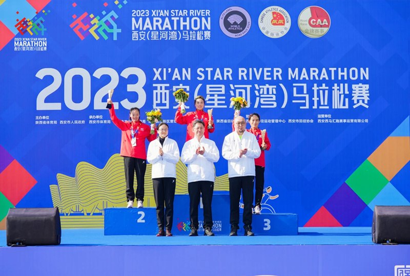 La Maratona di Xi'an: 3500 corridori riuniti nella città antica