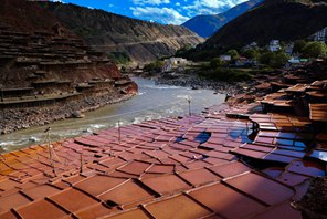 Xizang: campi di sale millenari sulle rive del fiume Lancang