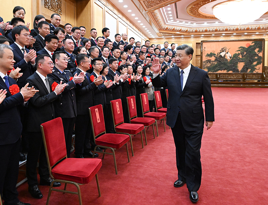 Xi Jinping sollecita maggiore impegno per costruire una Cina pacifica