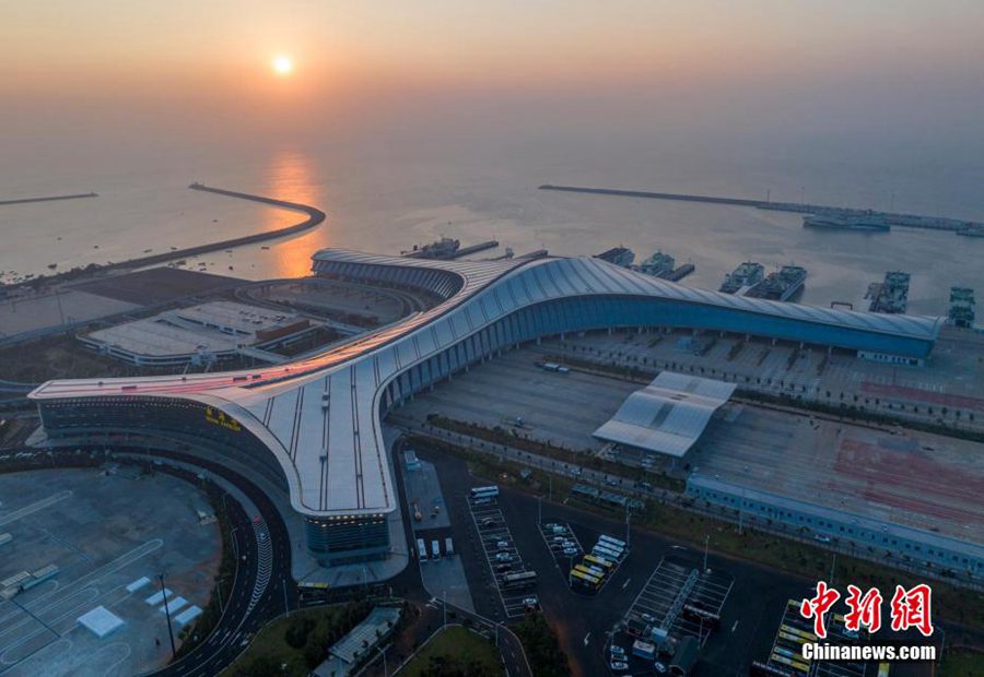 Terminal Integrato Ro-Pax del porto di Xinhai a Haikou in funzione di prova