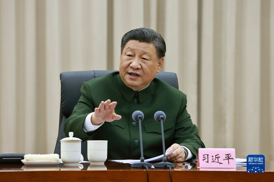 Xi Jinping ispeziona il Comando dell'area del Mar Cinese Orientale della Polizia Marittima Armata