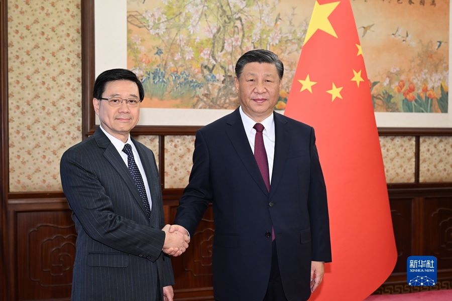 Xi Jinping ha ascoltato il rapporto di John Lee Ka-Chiu sull'attuale situazione di Hong Kong