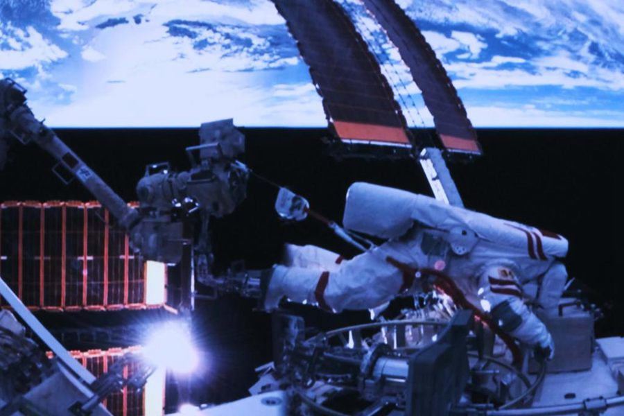 L'equipaggio dello Shenzhou-17 completa la sua prima passeggiata spaziale