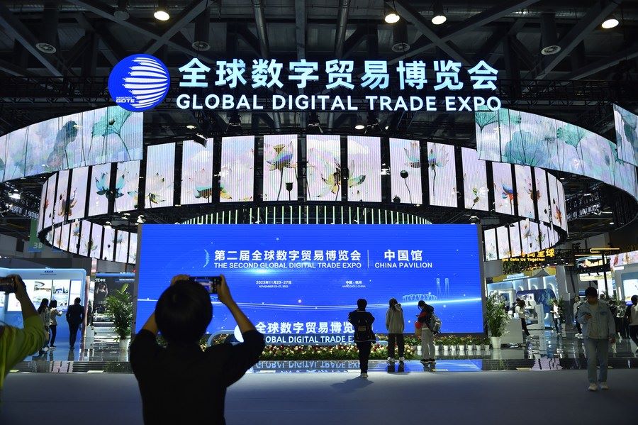 Padiglione cinese alla seconda Global Digital Trade Expo di Hangzhou, nella provincia dello Zhejiang, nella Cina orientale. (23 novembre 2023 - Xinhua/Liu Lingyi)