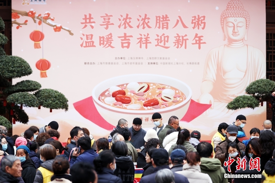 Cina: la gente festeggia la Festa di Laba
