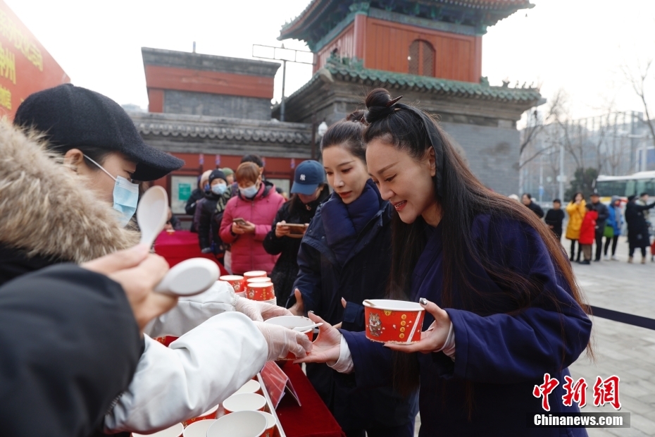 Cina: la gente festeggia la Festa di Laba