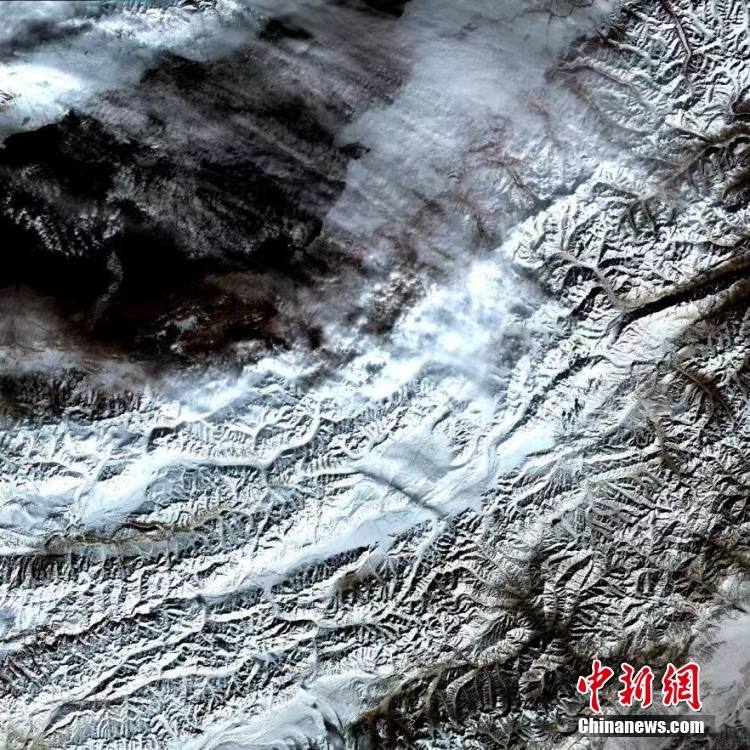 I satelliti cinesi si uniscono ai soccorsi in seguito al terremoto dello Xinjiang