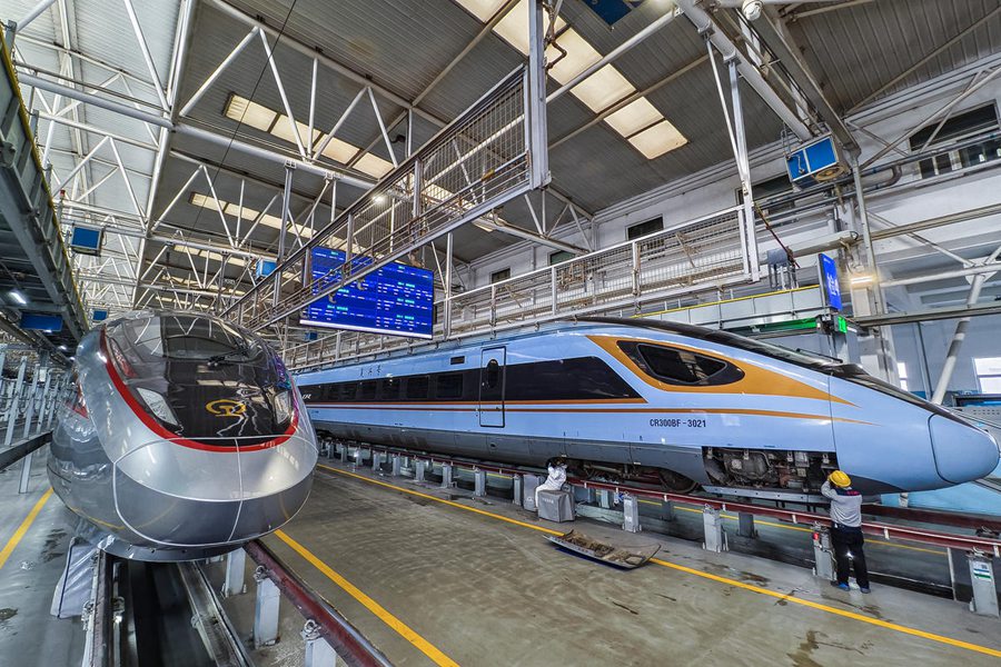 Xi'an: ispezione dei treni a trazione multipla in vista del boom di viaggi della Festa di Primavera