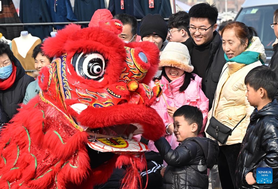 Varie attività al Poli Market di Qingdao. (29 gennaio 2024 - Xinhua/Li Ziheng)