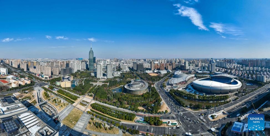 Vista aerea della città di Changzhou, nella provincia del Jiangsu, nella Cina orientale. (21 dicembre 2023 - Xinhua/Ji Chunpeng)