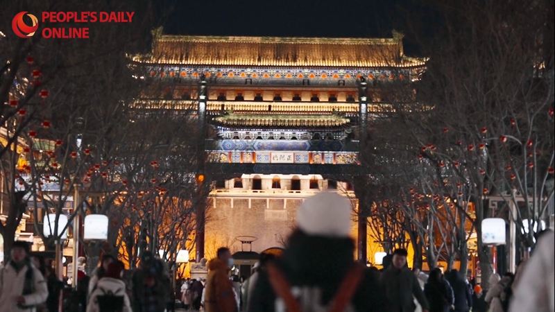 Atmosfera della Festa di Primavera al mercato di Capodanno di Beijing