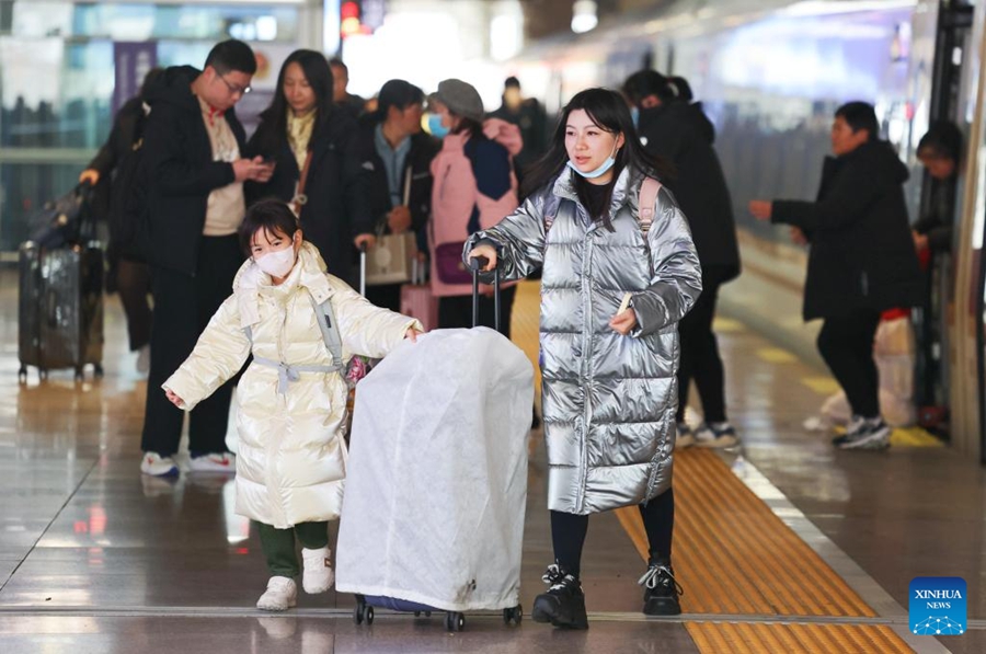 Oltre 2,3 miliardi di viaggi passeggeri durante le vacanze della Festa di Primavera in Cina