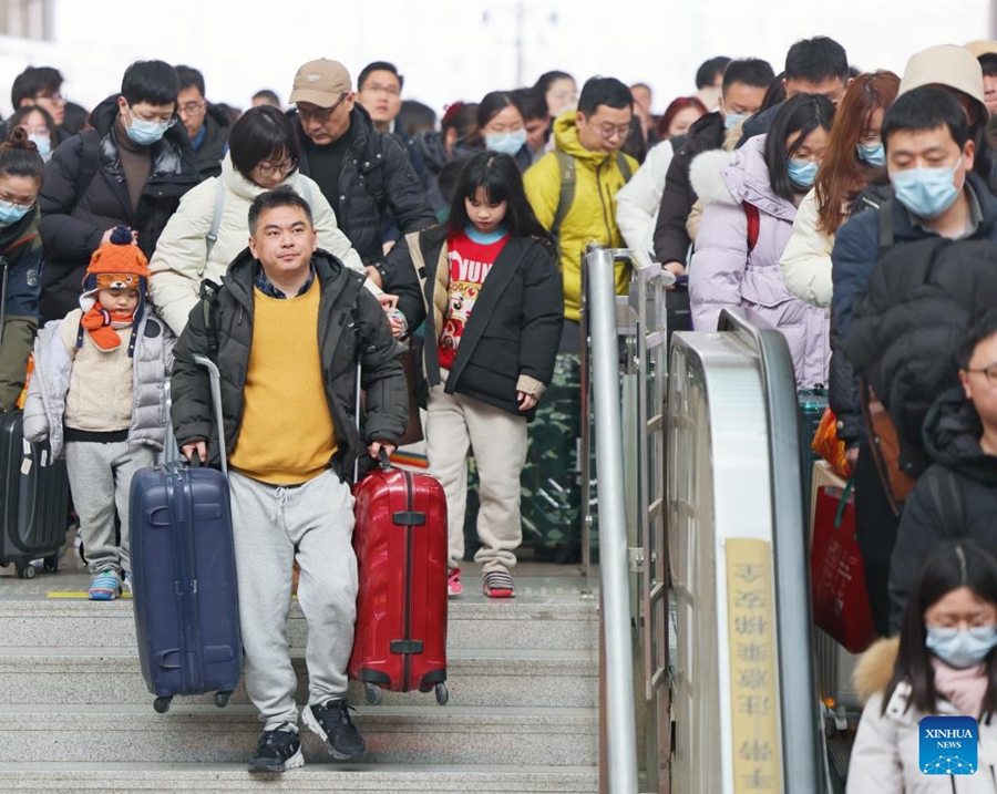 Oltre 2,3 miliardi di viaggi passeggeri durante le vacanze della Festa di Primavera in Cina