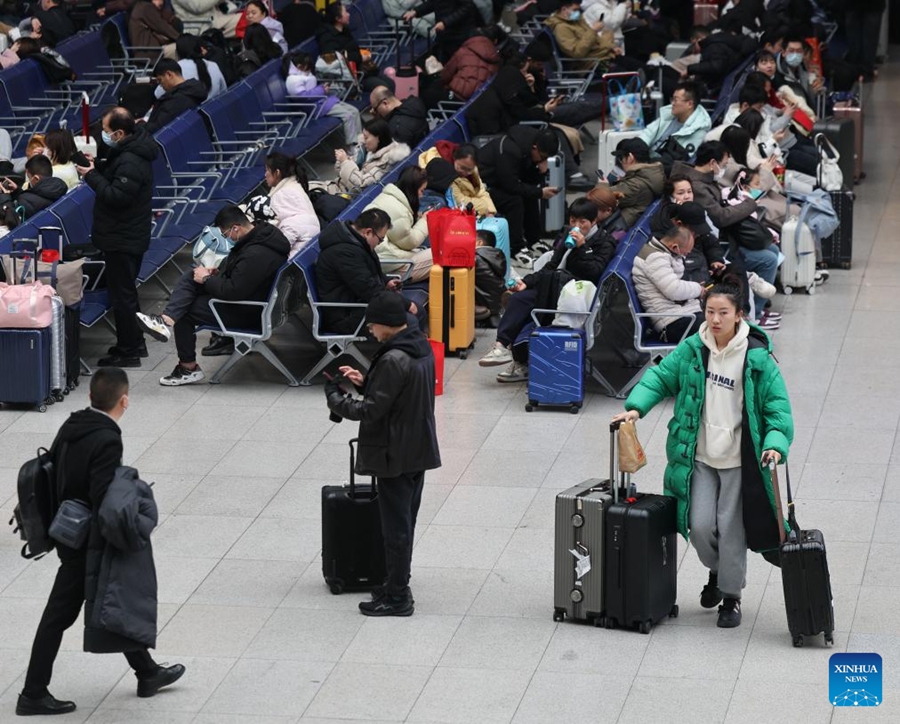 Oltre 2,3 miliardi di viaggi passeggeri durante le vacanze della Festa di Primavera in Cina