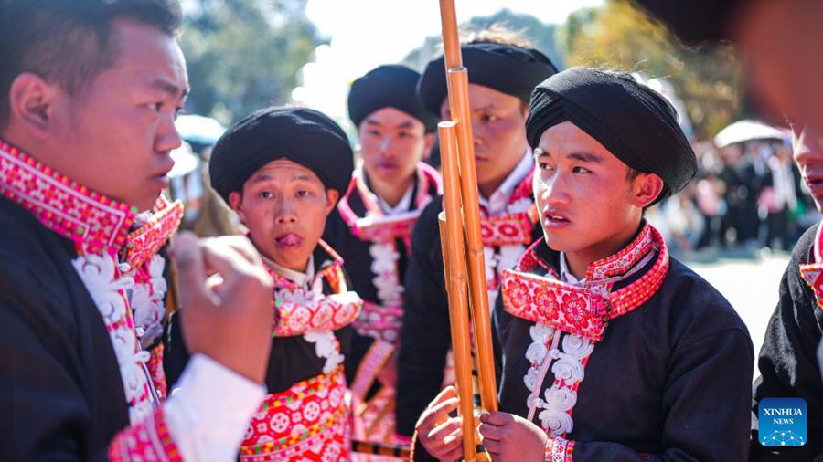 Popolazione dell'etnia Miao celebra la Festa 