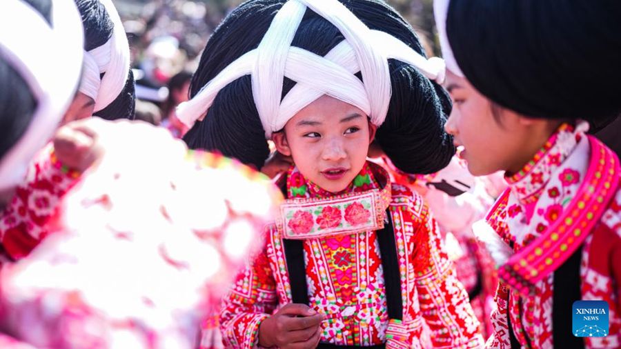 Popolazione dell'etnia Miao celebra la Festa 