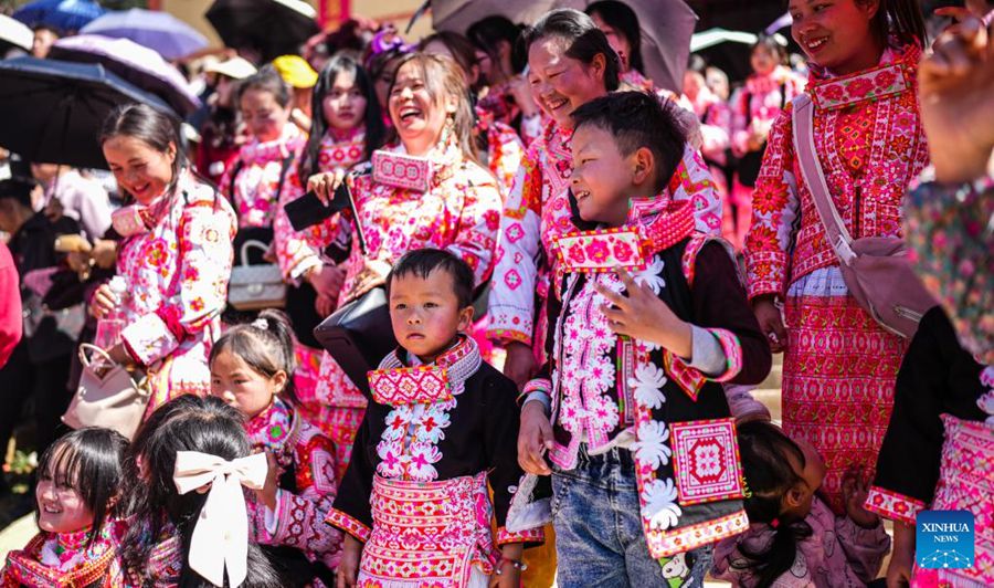 Popolazione dell'etnia Miao celebra la Festa 