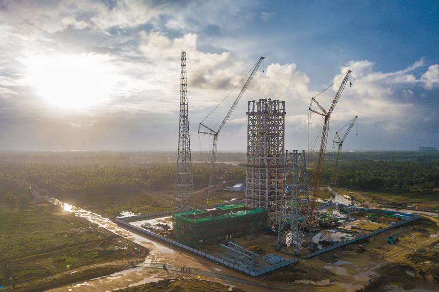 Vista aerea del cantiere del sito di lancio spaziale commerciale di Hainan, nella città di Wenchan. (12 maggio 2023 - Xinhua/Pu Xiaoxu)