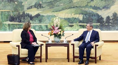 Il premier cinese Li Qiang incontra la delegazione della Camera di Commercio USA